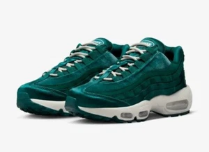 Damen Nike Air Max 95 grün Samt blaugrün DZ5226-300 Größe 9,5 - Bild 1 von 5