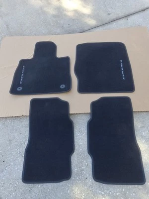 Alfombrillas negras Ford Explorer 2020-24 OEM logotipo bordado 20 21 22 24 Foto 1 de 4
