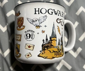 TAZA DE CAFÉ HOGWARTS. TAZA HARRY POTTER HOGWARTS. Taza decorativa Harry Potter. B289 - Imagen 1 de 4