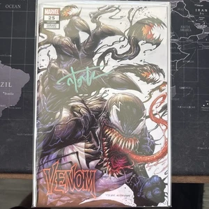 VENOM #25 SIGNED TYLER KIRKHAM - Picture 1 of 4