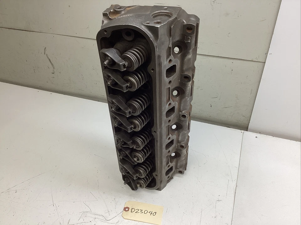 Ford 302CI 1978-1979 bloque pequeño culata D7oe-da código de fecha-8H17 Foto 1 de 4