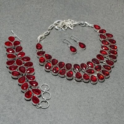 Conjunto de joyas collar de regalo hecho a mano con piedras preciosas en forma de pera granate facetado de Mozambique Foto 1 de 4