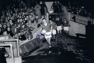 Signed Bill Foulkes Manchester United Autograph Players Tunnel Photo + Proof - Picture 1 of 2