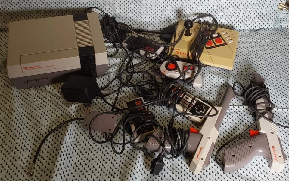 Original NES Nintendo Entertainment System -NOT TESTED - Image 1 of 4