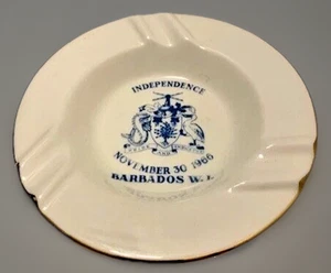 Cenicero Barbados WI Raro Vintage MCM Decoración Redondo Estate Crema Azul Dorado 1966 - Imagen 1 de 10