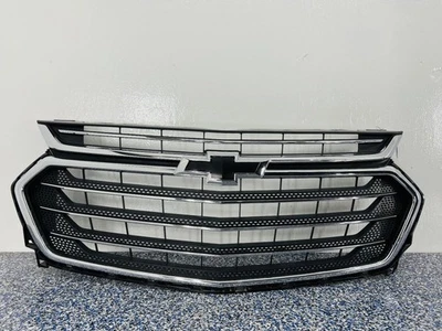 Rejilla superior cromada brillante envolvente LT se adapta a 18-21 TRAVERSE 926214 Foto 1 de 4