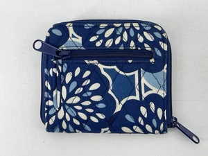 Vera Bradley Pequeña Cremallera Alrededor Suave Acolchada Cartera Azul Floral Hermosa Playa - Imagen 1 de 5