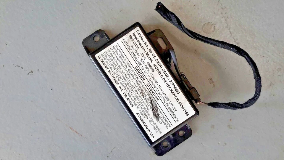 2007-2013 CHEVROLET IMPALA COMMUNICATION MODULE BATTERY OEM 22704633 - Image 1 of 4