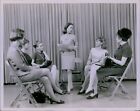 LG809 60s Original Ewing Galloway Photo WOMENS GROUP MEETING Ladies Conversation