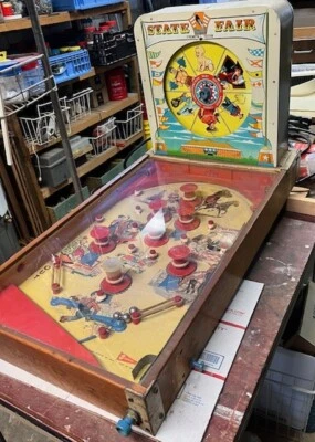 Máquina de pinball Superior Toy Co. de colección de la Feria Estatal de 1950 Foto 1 de 4