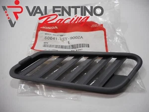 Honda FES 125 150N PANTHEON 1998 1999 2000 LEFT FOOTREST STEP - Picture 1 of 1