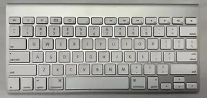 Teclado inalámbrico Apple A1314 Magic - Plateado - Bluetooth - Probado y funcionando - Imagen 1 de 15