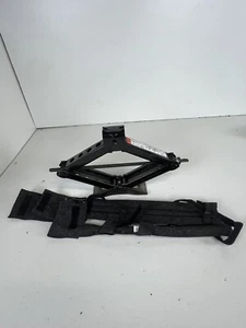 2015 - 2020 Ford F150 Jack Kit Tools OEM - Picture 1 of 3