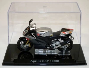 ATLAS - APRILIA RSV 1000R  MOTORCYCLE   - 1:24 -BOXED WITH DISPLAY STAND/CASE  - Picture 1 of 3