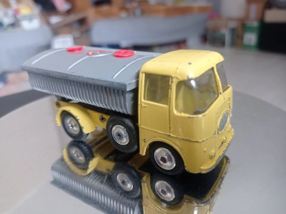 MANCA PORTELLO POSTER CORGI TOYS R 460 CAMION ERF 64 G ANNI 60  GT BRITAIN RARO - Immagine 1 di 4