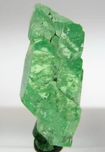 MESMERIZING GEM LIGHTNING BOLT TSAVORITE GROSSULAR GARNET FLOATER!!! TANZANIA - Picture 1 of 6