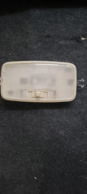 2002-2006 Toyota Camry teto console cúpula mapa luz 81240-AA020 FABRICANTE DE EQUIPAMENTO ORIGINAL - Imagem 1 de 2