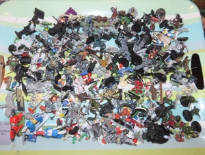 Huge Warhammer / 40k Fantasy Bundle of Figures Games Workshop 1990s Spares Lot - Picture 1 of 24