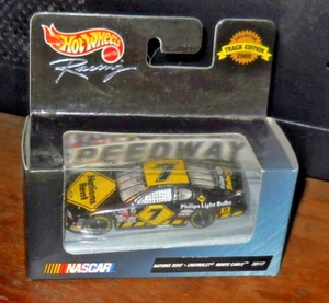 Hot Wheels Michael  Waltrip - Picture 1 of 2