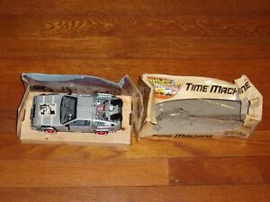Welly - 1:24 Diecast - DeLorean Time Machine Back to the Future III - 22444