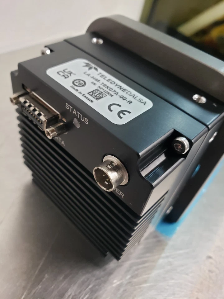 Cámara de escaneo de línea 16K Teledyne Dalsa LA-HM-16K07A-00-R 71.047 FPS @ 16384 x 1 Foto 1 de 4