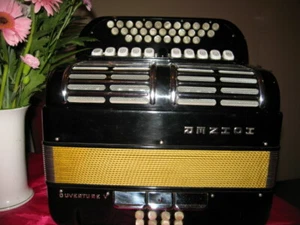 HOHNER OUVERTURE BLACK 8 BASS - Picture 1 of 9