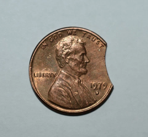 U3. A 1972 D RED LINCOLN CENT WITH CURVED CLIP ERROR / CHOICE CLIP Cover