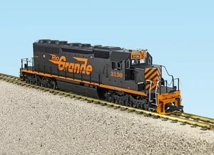 USA Trains G Scale 22300 RIO GRANDE SD40-2 BLACK/ORANGE - Picture 1 of 1