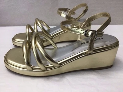 "Sandalias Steve Madden Niñas Talla 3 Correa al Tobillo Júpiter Dorado 2"" Tacón, Hebilla (J3)" Foto 1 de 4