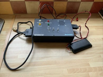 Simoco SRP1000 series radio test inteface box TETRA.     [D1] - Image 1 of 4