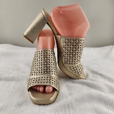 Sandálias femininas Alex Marie de tecido corte a laser ouro strass salto tamanho 10 M - Imagem 1 de 4