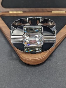 Stunning Swarovski Crystal Tumult Cuff Bracelet Art Deco Style 7  1/2 Inches  - Picture 1 of 8