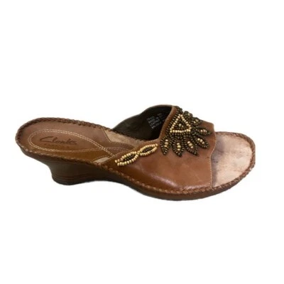 Sandalias de cuña Clarks para mujer artesanales de cuero adornadas con punta abierta - talla 9 Foto 1 de 4