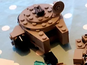 Lego - Millennium Falcon - mini build - Toys R Us special release. - Picture 1 of 4