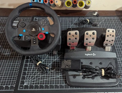 Logitech - G29 Driving Force Racing Wheel und Bodenpedale für PS5, PS4, PC, Mac - Bild 1 von 2