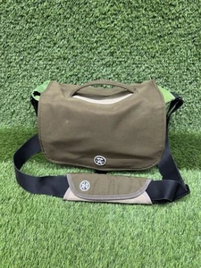 Crumpler Camera Bag Black Green Six 6 Million Dollar Home Soft Shoulder Strap - Picture 1 of 5
