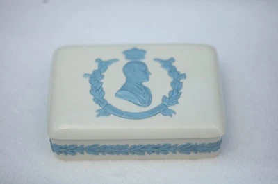Caja vintage 1953 Wedgwood Queen's Ware SAR el duque de Edimburgo  Foto 1 de 4