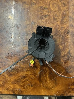 Vauxhall Corsa E 2014-2019  VAUXHALL CORSA E 2015-2019 SRS A/BAG SQUIB - Image 1 of 2