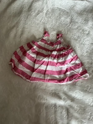 Baby Gap 12 a 18 meses, solero a rayas rosas y blancas con cierre de botones Foto 1 de 4