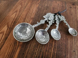 Set of 4 GANZ Roaster Measuring Spoons Metal Colored  Gorgeous - Picture 1 of 4