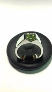 ANELLO CON PERIDOTO TAGLIO PRINCESS REALIZZATO A MANO IN ARGENTO 925 - Foto 1 di 4