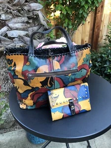 Patricia Nash Leather Tote Handbag Faces & Floral Print Closure Matching Clutch - Picture 1 of 15