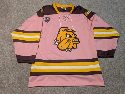 Camiseta deportiva de hockey University of Minnesota Duluth rosa mediana Bulldogs K1 NCHC UMD  Foto 1 de 4