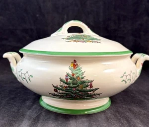 Spode Christmas Tree Round Covered Vegetable Bowl TRIM WEAR ON LID - Picture 1 of 7