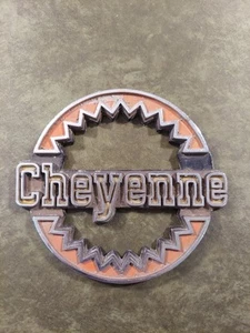 Vintage Chevy Cheyenne Truck Badge Emblem Original - Imagen 1 de 6
