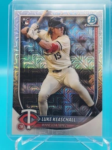 2025 Bowman Chrome #61 Luke Keaschall Mega Refractor Twins - Bild 1 von 2