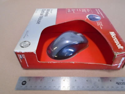 Microsoft Wireless Optical Mouse 4.0 PC / MAC / PS/2 / USB ( Black & Gray ) - Image 1 of 4