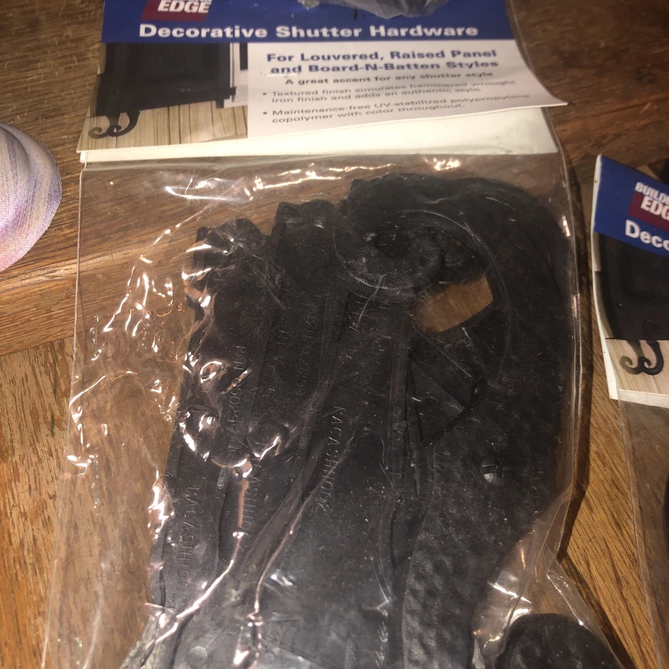 Ganchos decorativos coloniales de vinilo Builders Edge "S" 051010006002 constructores Foto 1 de 1