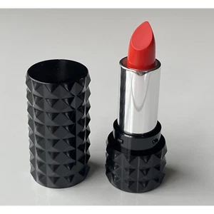 Mini rossetto Kat von D KVD Beauty Borchied Kiss 1,2 g/0,04 oz Contessa Pomodoro Rosso - Foto 1 di 6