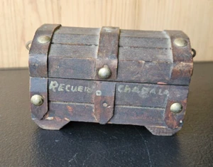 TRAVEL SOUVENIR, BRASS STUD WOOD CHEST / TRINKET BOX. "RECUERDO DE CHAPALA". - Picture 1 of 11